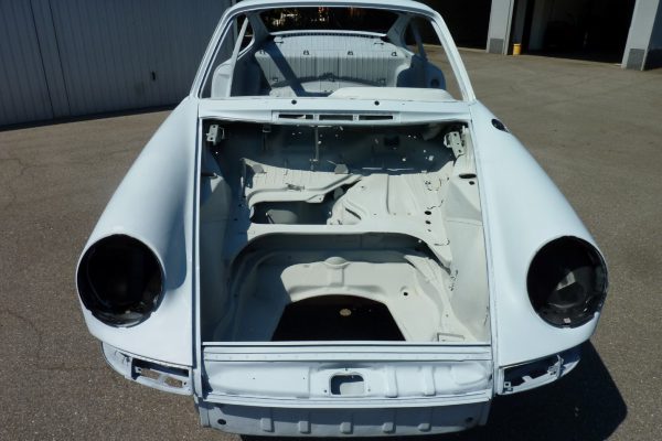 Porsche-911-2.0-S-1968-26