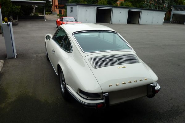 Porsche-911-2.0-S-1969-26