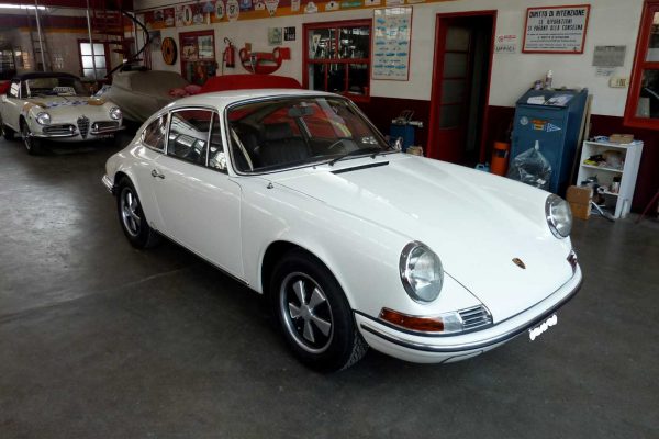 Porsche-911-2.0-S-1969