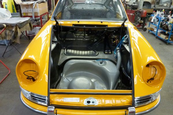 Porsche-911-2.0S-1967-90